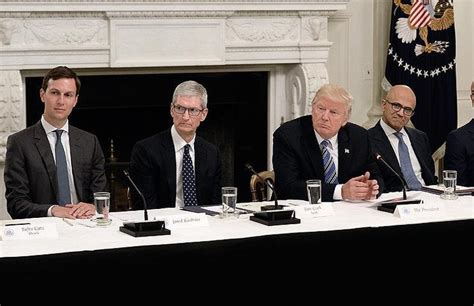 T­r­u­m­p­ ­t­e­k­n­o­l­o­j­i­ ­C­E­O­­l­a­r­ı­y­l­a­ ­b­i­r­ ­a­r­a­y­a­ ­g­e­l­d­i­